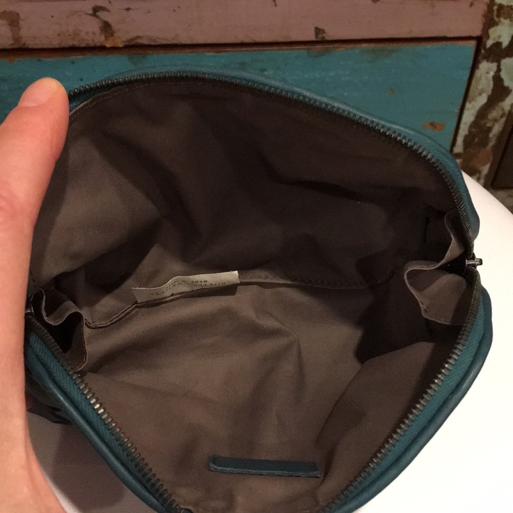 Bottega Veneta NEW MakeUp Case/ Clutch (deep Teal) - Picture 5 of 6